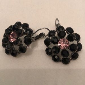 Fashion black flower earrings